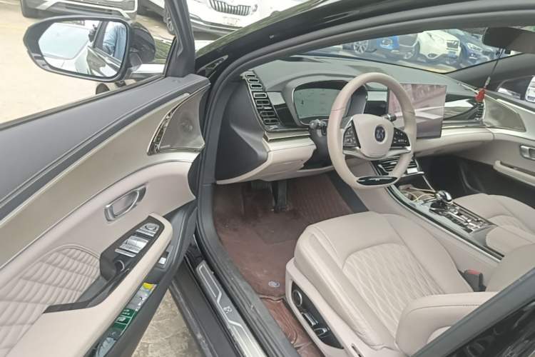 Used BYD Han 2024 EV Glory Edition 605KM Front-Wheel-Drive Premium Model Driver Seat