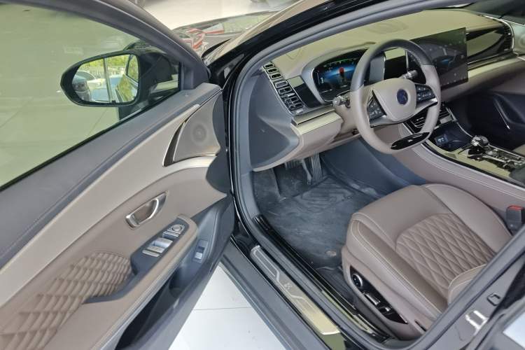 Used BYD Han 2024 DM-i Glory Edition 121KM Elite Model Driver Seat