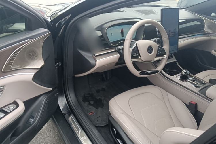 Used BYD Han 2024 EV Glory Edition 610 km All-Wheel Drive "Tian Shen Zhi Jia" Intelligent Driving Model Driver Seat