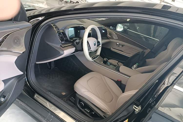 Used BYD Han 2024 EV Glory Edition 610 km All-Wheel Drive "Tian Shen Zhi Jia" Intelligent Driving Model Driver Seat