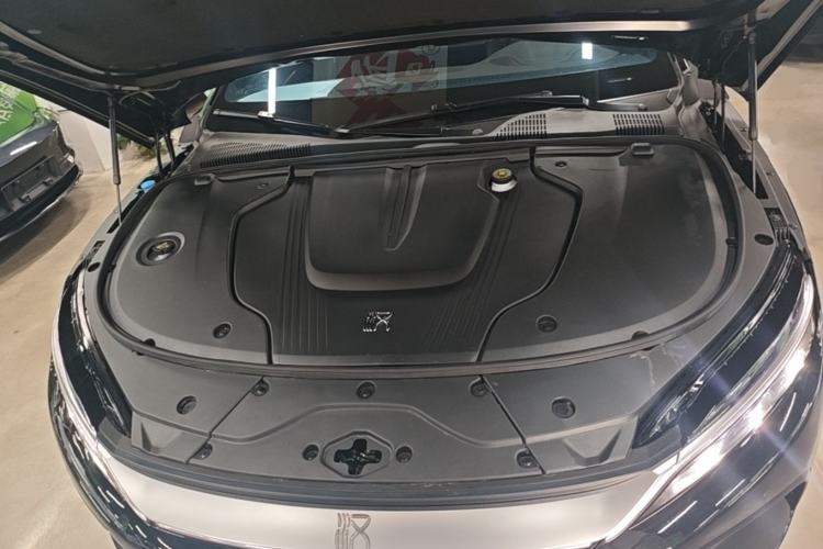 Used BYD Han 2024 EV Glory Edition 506KM Front-Wheel-Drive Premium Model Engine Bay