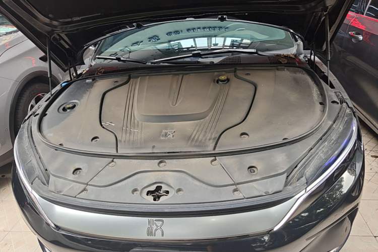 Used BYD Han 2024 EV Glory Edition 605KM Front-Wheel-Drive Premium Model Engine Bay