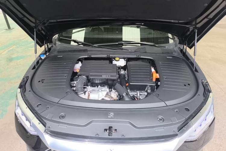 Used BYD Han 2024 DM-i Glory Edition 121KM Prestige Model Engine Bay