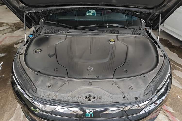 Used BYD Han 2024 EV Glory Edition 506KM Front-Wheel-Drive Premium Model Engine Bay
