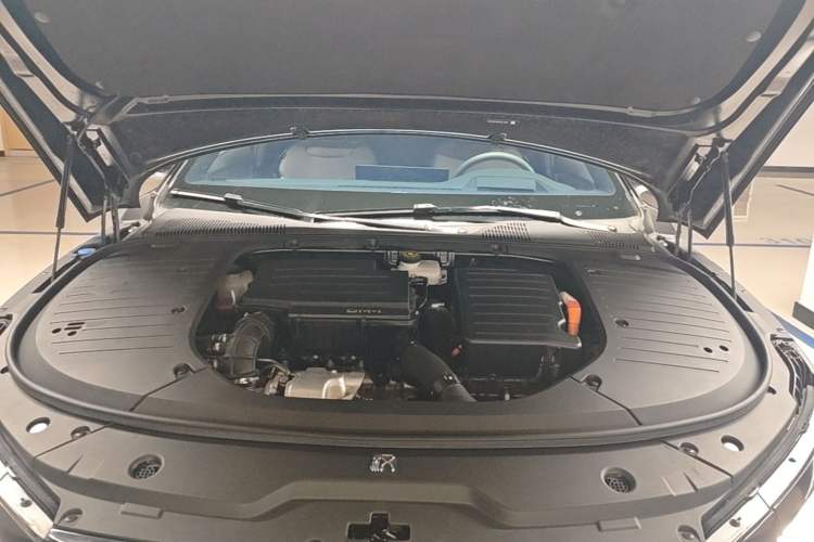 Used BYD Han 2024 DM-i Glory Edition 121KM Premium Model Engine Bay