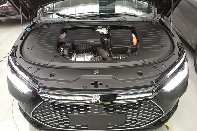Used BYD Han 2024 DM-i Glory Edition 121KM Elite Model Engine Bay