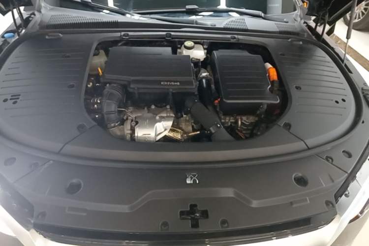 Used BYD Han 2024 DM-i Glory Edition 200KM Flagship Model Engine Bay