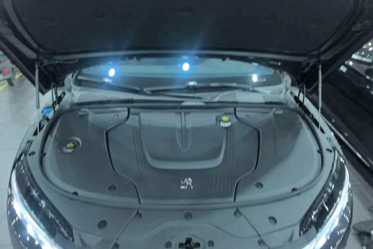 Used BYD Han 2024 EV Glory Edition 506KM Front-Wheel-Drive Premium Model Engine Bay