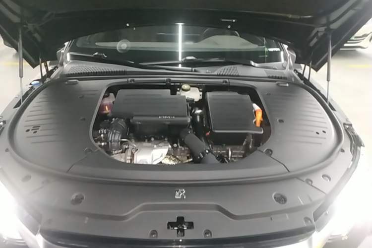 Used BYD Han 2024 DM-i Glory Edition 121KM Prestige Model Engine Bay