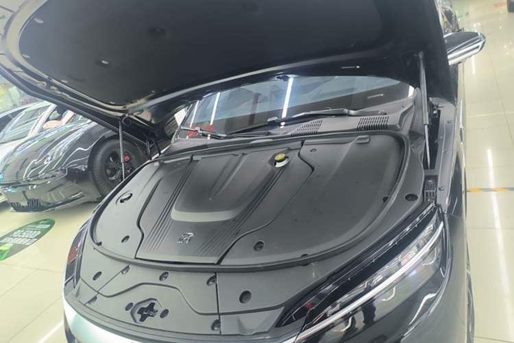 Used BYD Han 2024 EV Glory Edition 605KM Front-Wheel-Drive Premium Model Engine Bay
