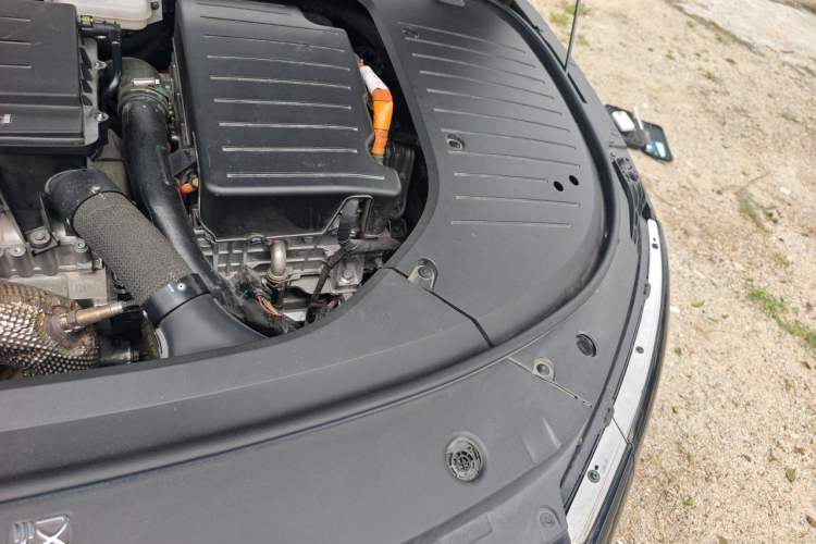 Used BYD Han 2024 DM-i Glory Edition 121KM Premium Model Engine Bay Left