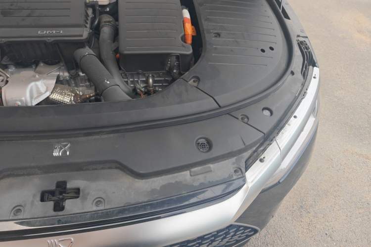 Used BYD Han 2024 DM-i Glory Edition 121KM Prestige Model Engine Bay Left