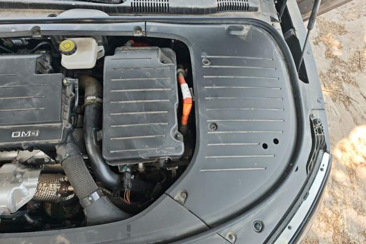 Used BYD Han 2024 DM-i Glory Edition 121KM Prestige Model Engine Bay Left