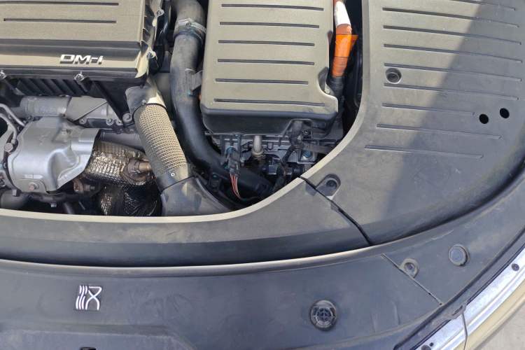 Used BYD Han 2024 DM-i Glory Edition 121KM Prestige Model Engine Bay Left