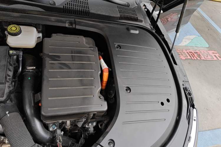 Used BYD Han 2024 DM-i Glory Edition 121KM Prestige Model Engine Bay Left