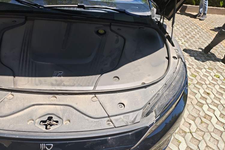 Used BYD Han 2024 EV Glory Edition 506KM Front-Wheel-Drive Premium Model Engine Bay Left