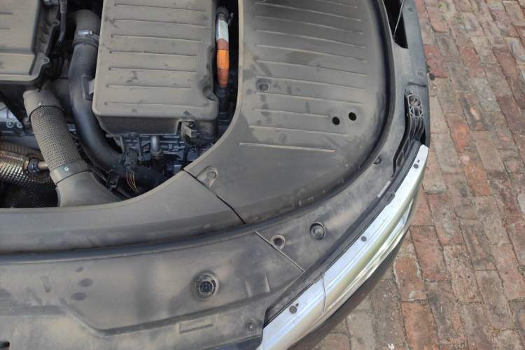 Used BYD Han 2024 DM-i Glory Edition 121KM Prestige Model Engine Bay Left
