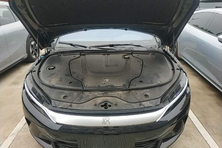 Used BYD Han 2024 EV Glory Edition 506KM Front-Wheel-Drive Premium Model Engine Bay