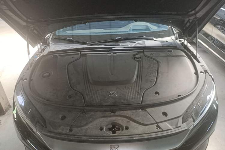Used BYD Han 2024 EV Glory Edition 605KM Front-Wheel-Drive Premium Model Engine Bay