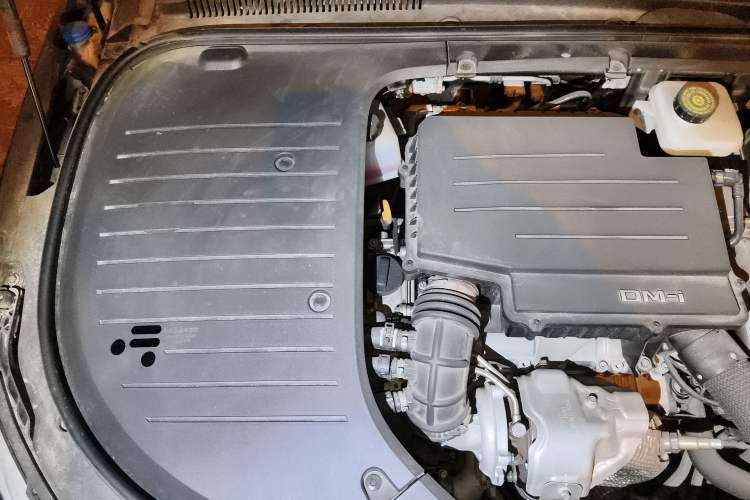 Used BYD Han 2024 DM-i Glory Edition 121KM Prestige Model Engine Bay Right