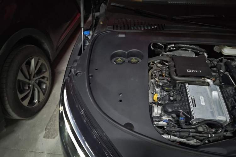 Used BYD Han 2024 DM-i Glory Edition 121KM Prestige Model Engine Bay Right