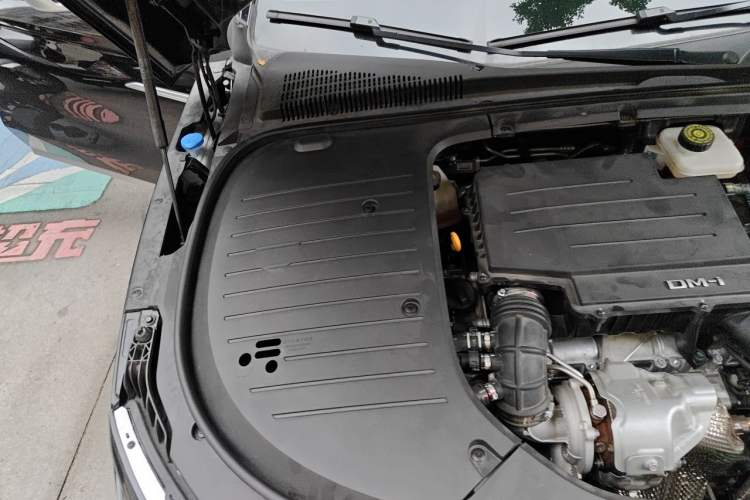 Used BYD Han 2024 DM-i Glory Edition 121KM Prestige Model Engine Bay Right