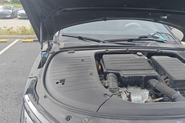 Used BYD Han 2024 DM-i Glory Edition 121KM Premium Model Engine Bay Right