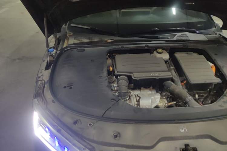Used BYD Han 2024 DM-i Glory Edition 121KM Prestige Model Engine Bay Right