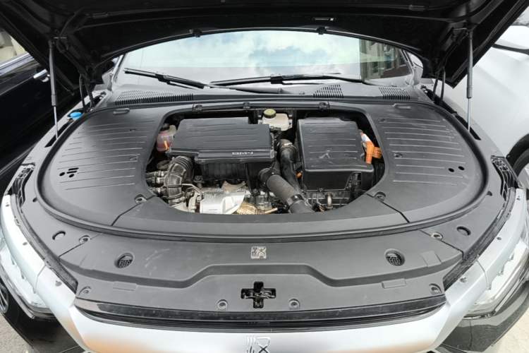 Used BYD Han 2024 DM-i Glory Edition 121KM Prestige Model Engine Bay