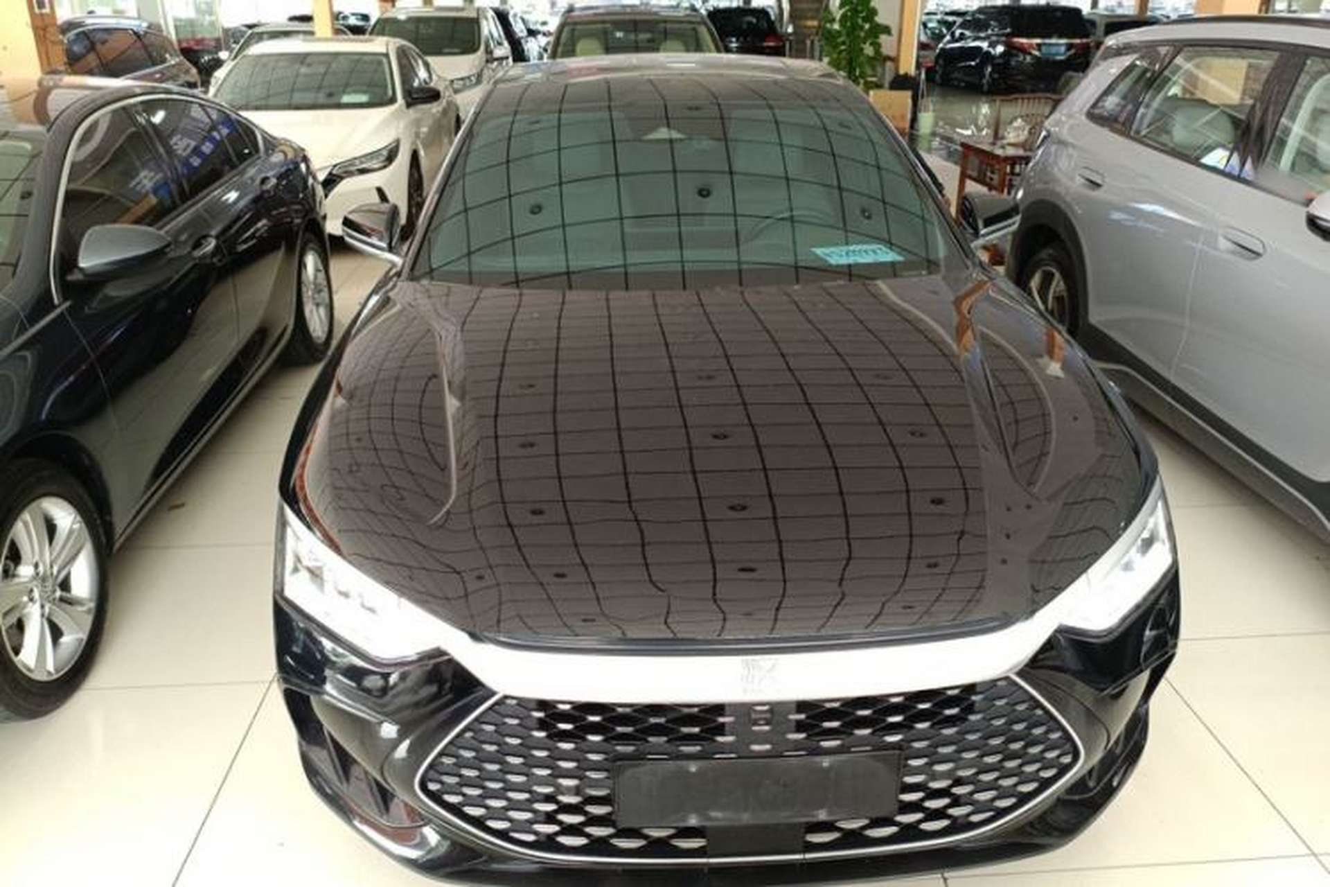 Used BYD Han 2024 DM-i Glory Edition 121KM Elite Model Exterior 1