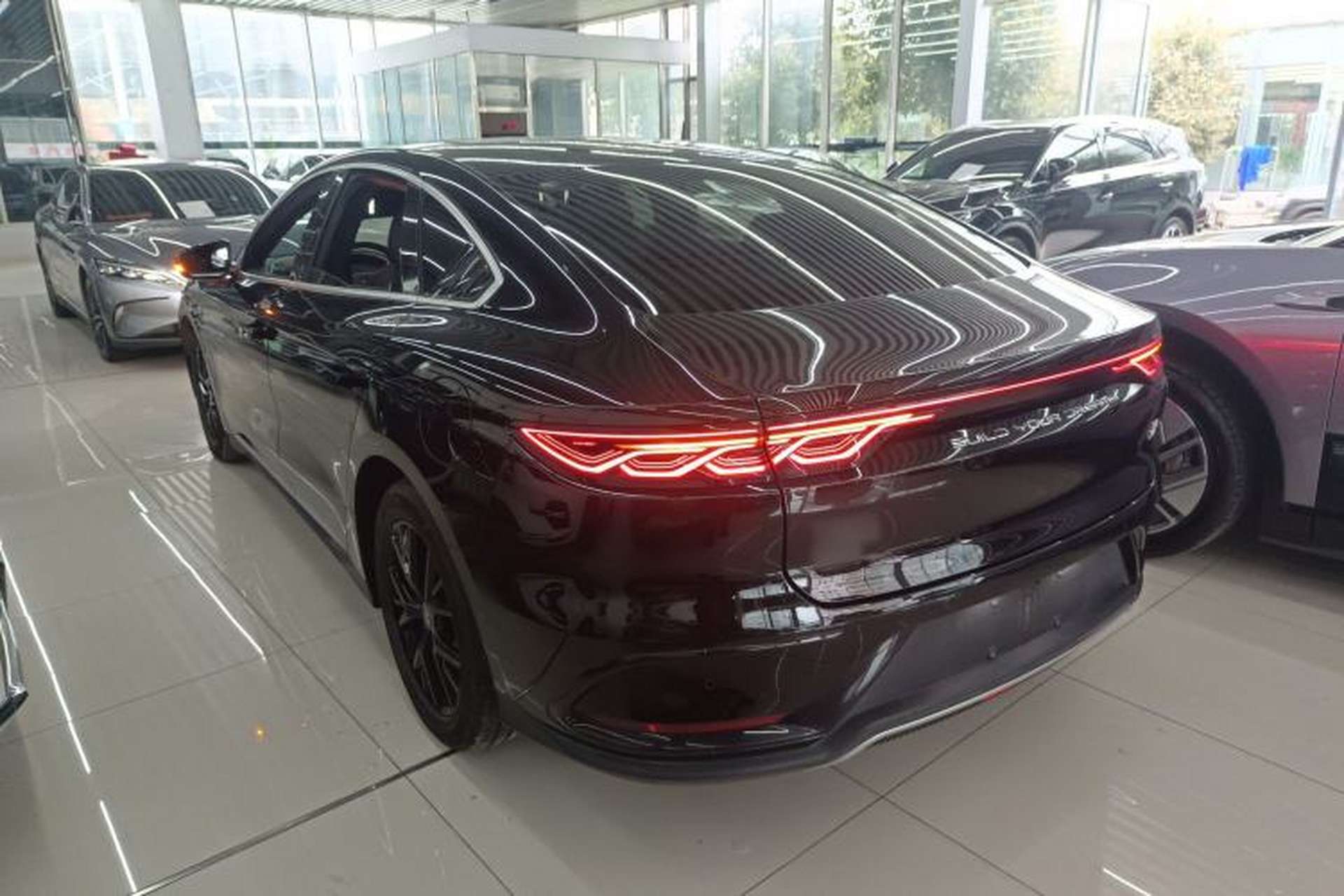 Used BYD Han 2024 DM-i Glory Edition 121KM Prestige Model Exterior 2