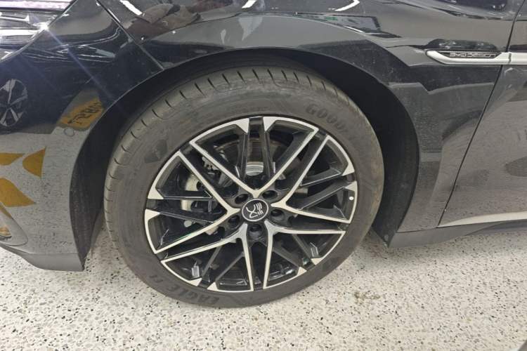 Used BYD Han 2024 EV Glory Edition 605KM Front-Wheel-Drive Premium Model Exterior 2
