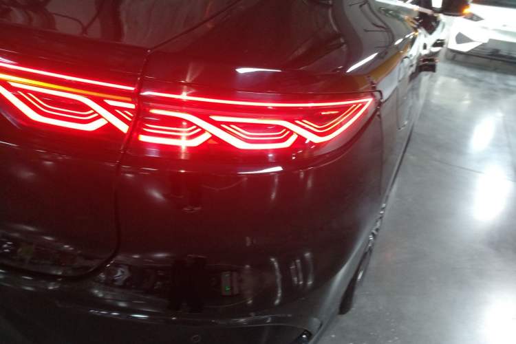 Used BYD Han 2024 DM-i Glory Edition 121KM Premium Model Exterior 3