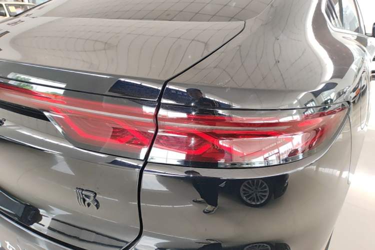 Used BYD Han 2024 DM-i Glory Edition 121KM Elite Model Exterior 3
