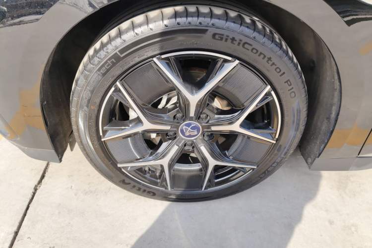 Used BYD Han 2024 EV Glory Edition 605KM Front-Wheel-Drive Premium Model Exterior 4
