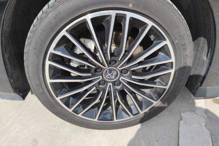 Used BYD Han 2024 EV Glory Edition 506KM Front-Wheel-Drive Premium Model Exterior 4