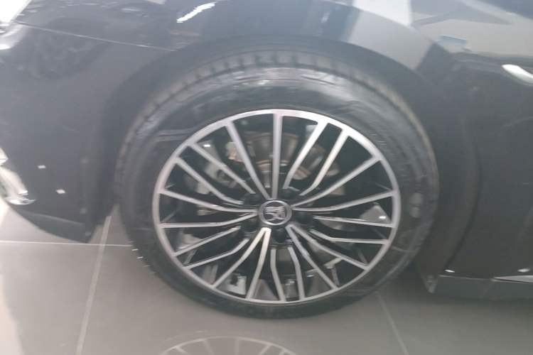 Used BYD Han 2024 DM-i Glory Edition 121KM Premium Model Exterior 4