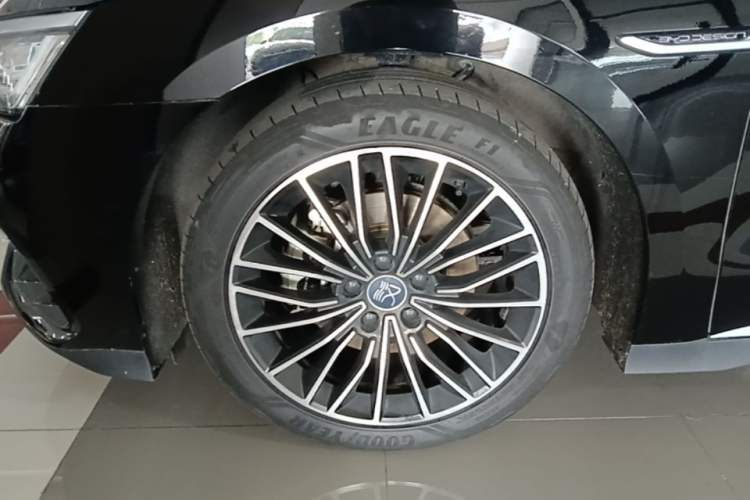 Used BYD Han 2024 DM-i Glory Edition 121KM Premium Model Exterior 4