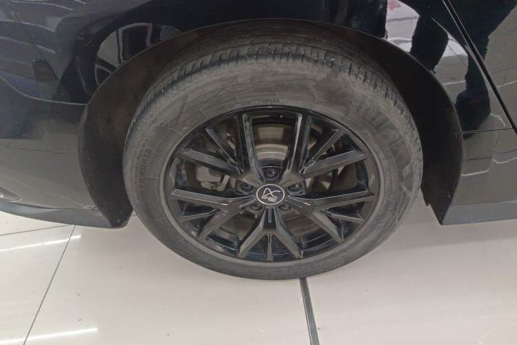 Used BYD Han 2024 DM-i Glory Edition 121KM Prestige Model Exterior 5