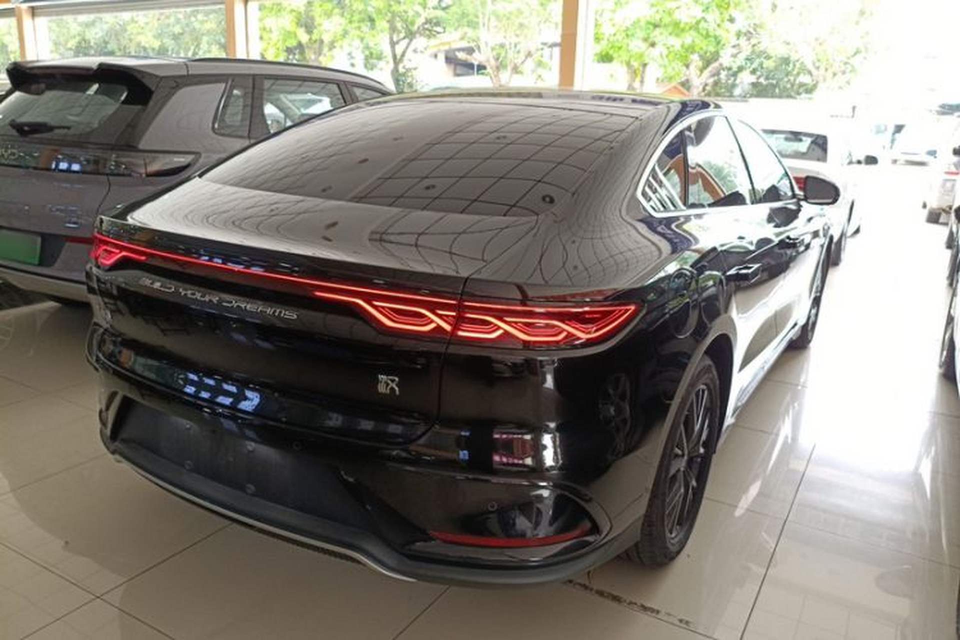 Used BYD Han 2024 DM-i Glory Edition 121KM Elite Model Exterior 5