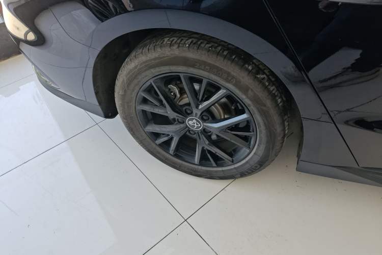 Used BYD Han 2024 DM-i Glory Edition 121KM Elite Model Exterior 5