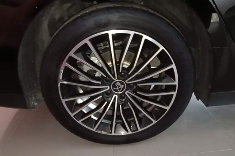 Used BYD Han 2024 DM-i Glory Edition 121KM Premium Model Exterior 5