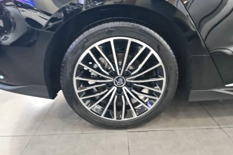 Used BYD Han 2024 EV Glory Edition 506KM Front-Wheel-Drive Premium Model Exterior 5