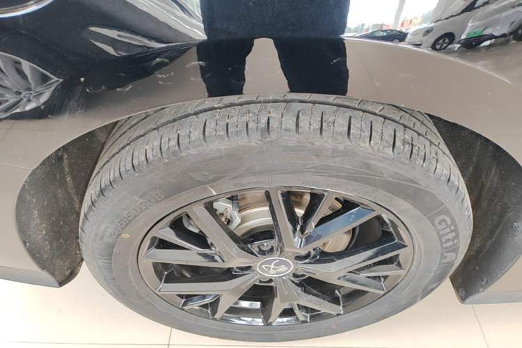 Used BYD Han 2024 DM-i Glory Edition 121KM Elite Model Exterior 5