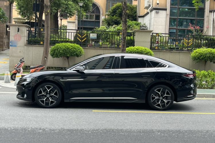 Used BYD Han 2024 EV Glory Edition 605KM Front-Wheel-Drive Premium Model Exterior 6