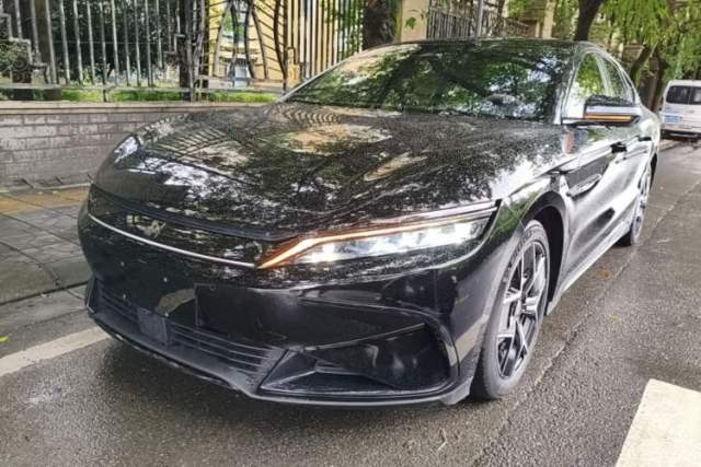 Used BYD Han 2024 EV Glory Edition 715KM Front-Wheel-Drive Flagship Model
