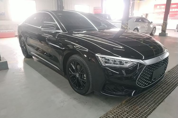Used BYD Han 2024 DM-i Glory Edition 121KM Prestige Model Front Right 45 Deg