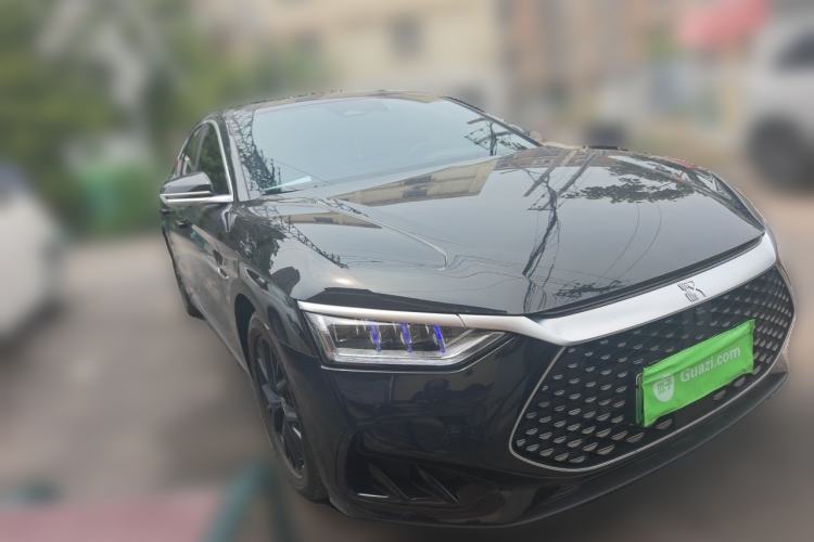 Used BYD Han 2024 DM-i Glory Edition 121KM Prestige Model Front Right 45 Deg