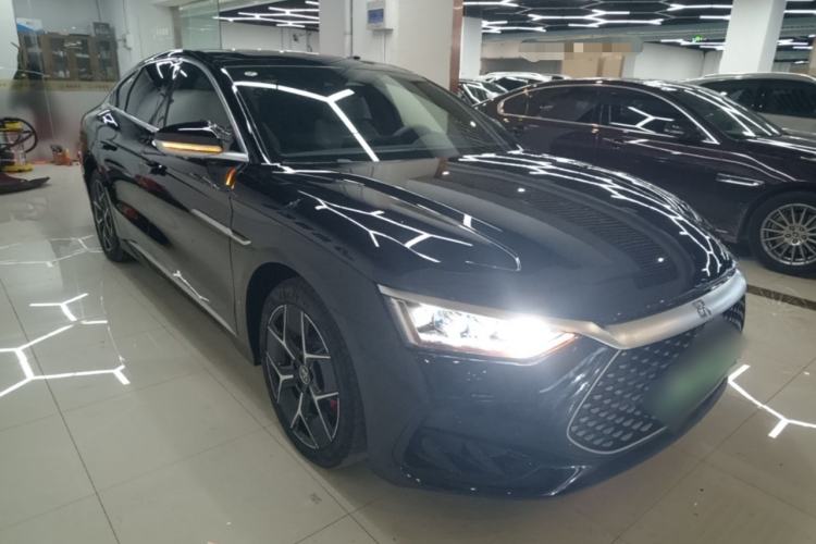 Used BYD Han 2024 DM-i Glory Edition 200KM Flagship Model Front Right 45 Deg