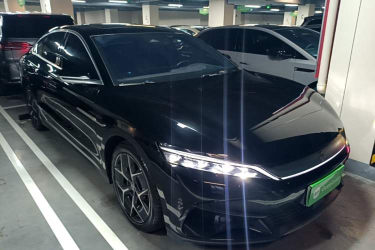 Used BYD Han 2024 EV Glory Edition 605KM Front-Wheel-Drive Premium Model Front Right 45 Deg